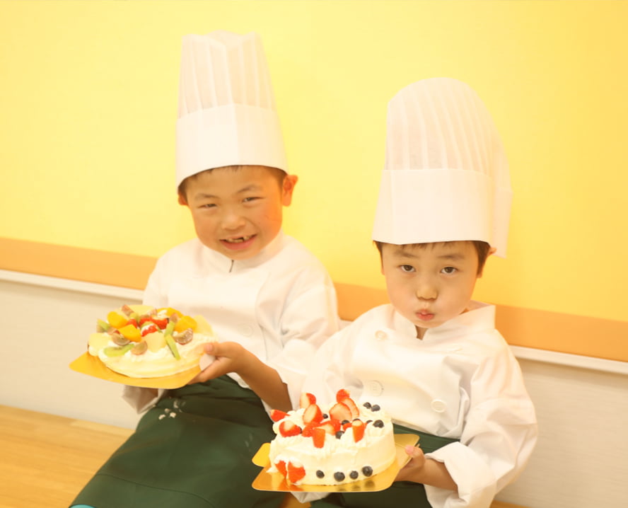 デコレーションケーキづくり