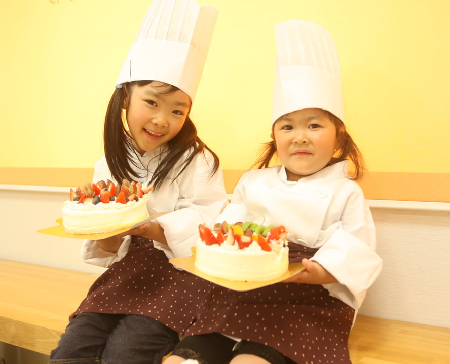 デコレーションケーキづくり